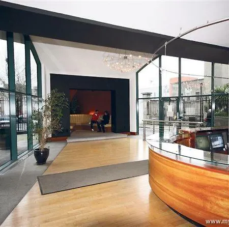 42 Adelaide Square *